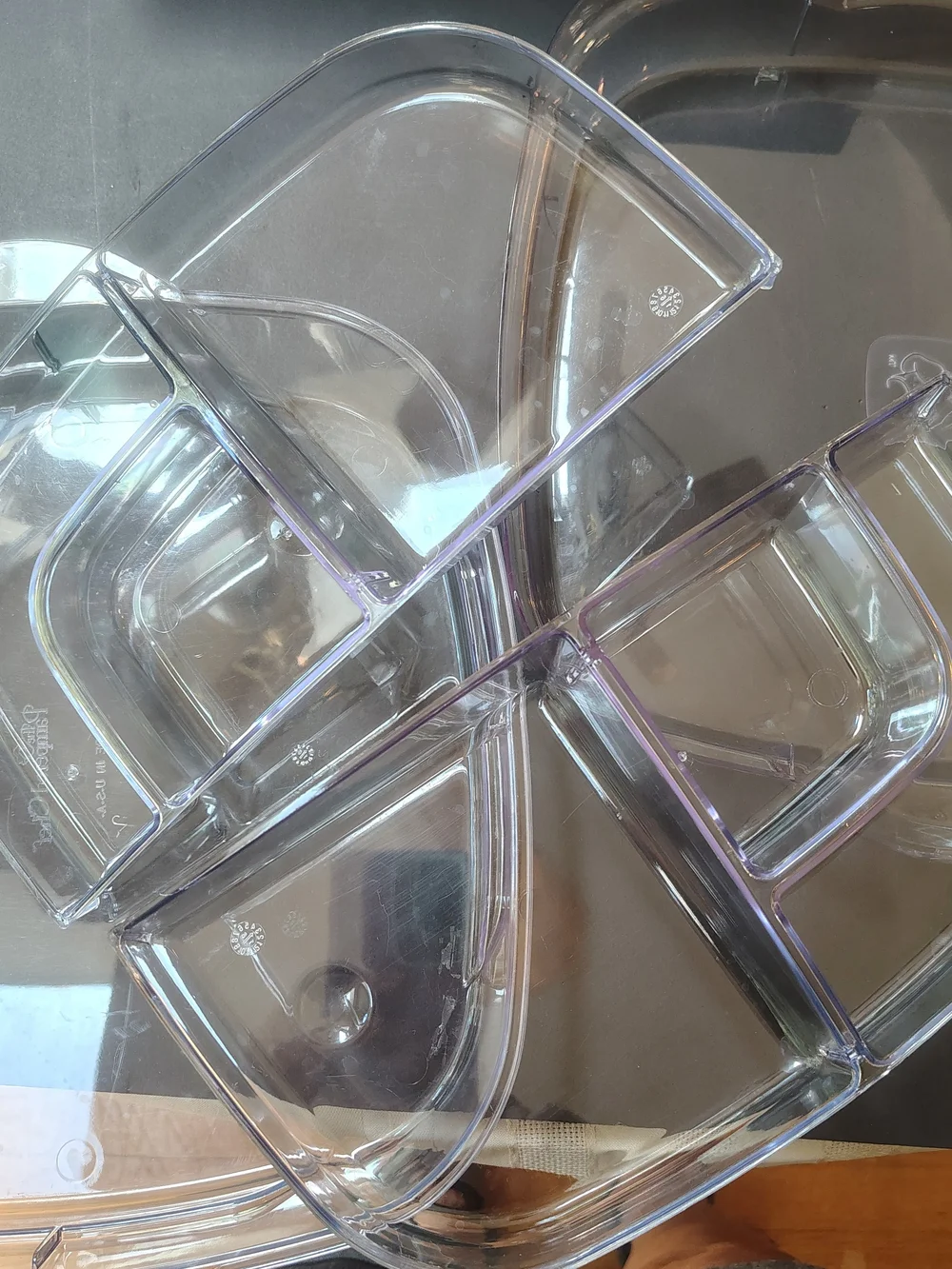 The Pampered Chef Clear 4-Compartment Serving & Storage Tray